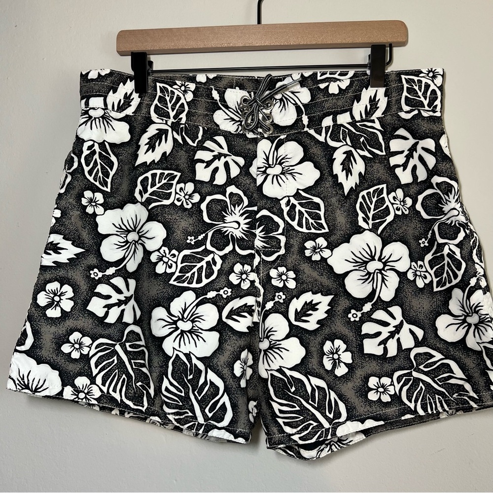 Vintage Birdwell Birdies Beach Britches Board Shorts Hawaiian Floral 5” Inseam